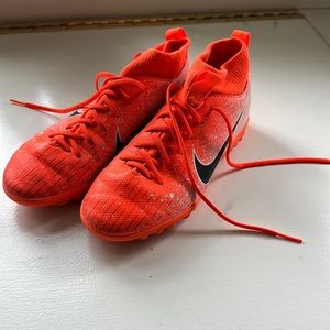 Kids Nike indoor soccer shoes size 3